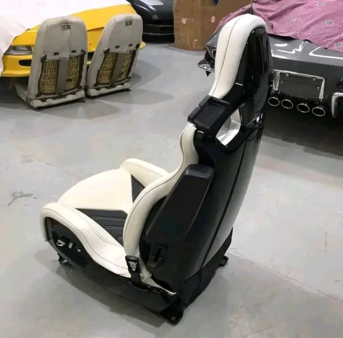 Corvette seats available in racing white