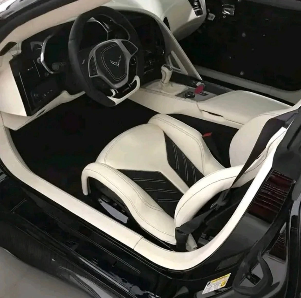 Corvette seats available in racing white