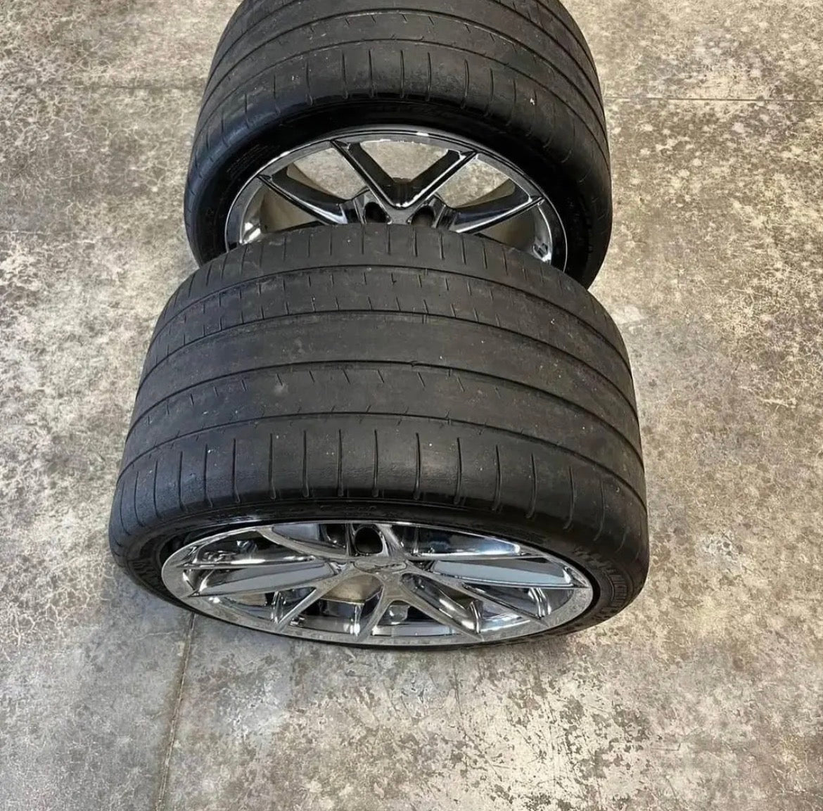 chevroletcorvettespareparts.1 Selling C6 Z06 Spyder wheels off my C6 Z06. Bolt pattern is 5 x 120.7.
